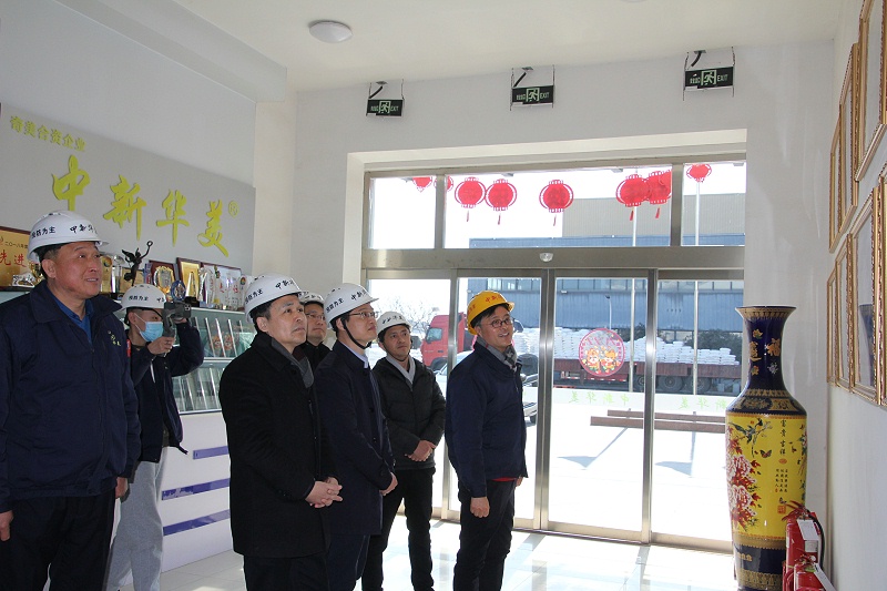 順威股份範(fàn)總、謝總一行蒞臨青島中新華美交流洽談！